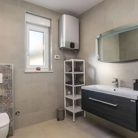 Вилла Gloria Comfortable Holiday Marcana