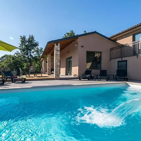 וילה Gloria Comfortable Holiday Marčana